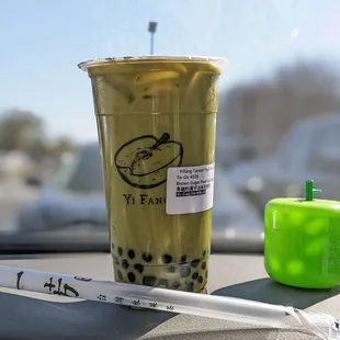 brown sugar pearl matcha latte with oat milk, 30% sugar and light ice