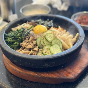 Dolsot bibimbap