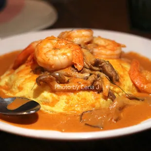 Tom Yum Omelet Rice ($19) - organic free-range eggs with milk, tom yum shrimp, oyster mushroom, kaffir lime leaves, served over rice. Good!