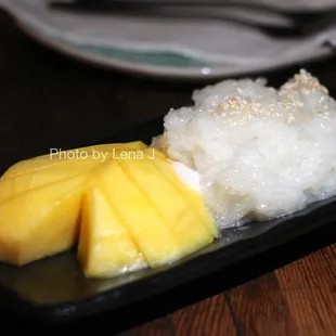 Sweet Sticky Rice with Mango ($8) - good!