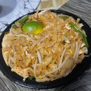 E5. Pad Thai