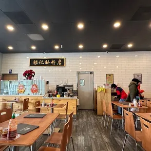 sushi and sashimi, interior