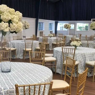 Yin Ranch owns these beautiful Gold Chiavari Chairs