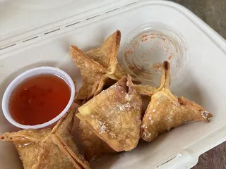 Bee's Style: Egg Rolls & Fried Rice