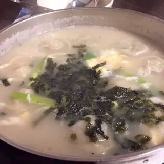 Korean Dumpling Soup