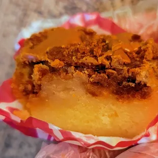 Cookie Butter Crumble with White Chocolate Butter Mochi