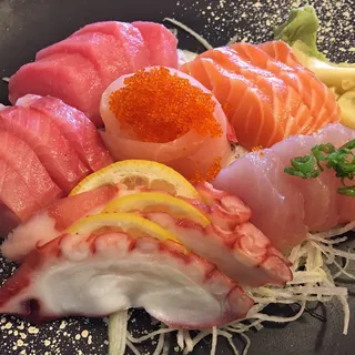 Gourmet Sashimi Combo