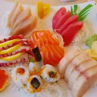 Gourmet Sashimi Combo