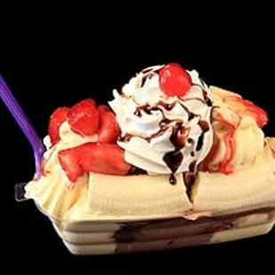 Banana split with frozen yogurt!
