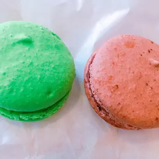 Matcha &amp; Milk Chocolate Macarons