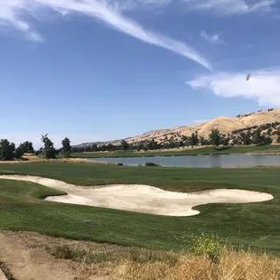 Beautiful hole 10