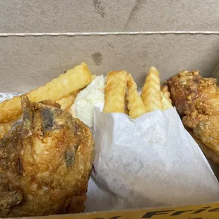 food, bbq chicken, bbq wings, poultry, chicken, fried chicken wings, fried chicken, chicken wings, chicken wings and fried chicken