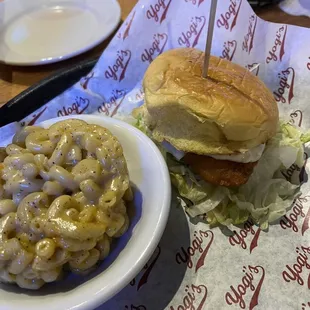 Frying Nemo Sandwich with mac and cheese