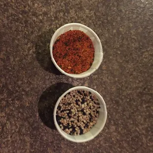 This location offers the sesame seeds and chili powder!! Love!!