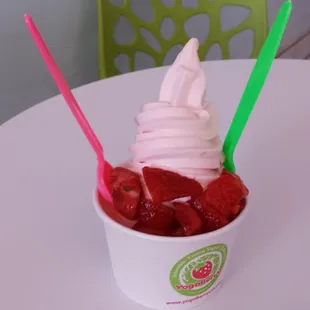 Strawberry flavored yogurt with strawberry