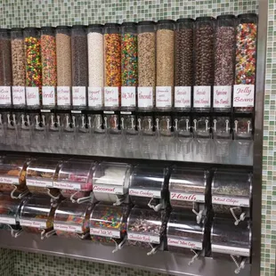 Tons of toppings!