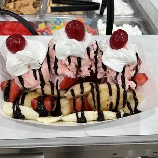 Banana split griddle cake