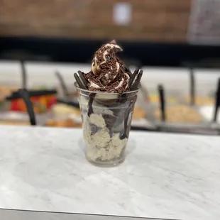 Cookies and cream icefroyo