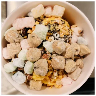 a bowl of cereal and marshmallows