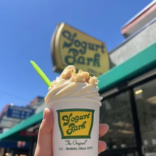 vanilla with NY cheesecake crumble topping