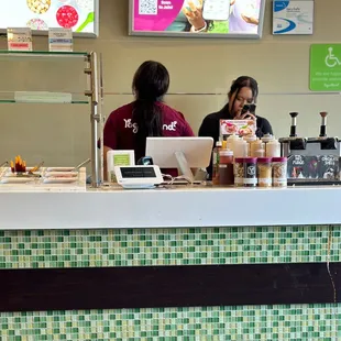 Not sure if this wasn't your shift but it doesn't matter. Why these kids think it's ok to be on their phones during work is crazy to me.