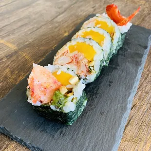 Pesto&apos;s Mango Lobster Roll