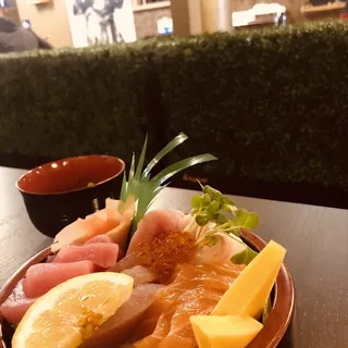 Chirashi Donburi