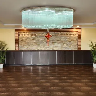 A Pretty Grand Entrance!