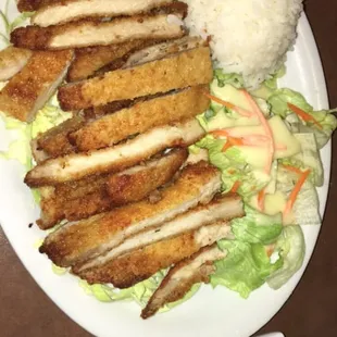 Order the Tonkatsu and it was delicious!