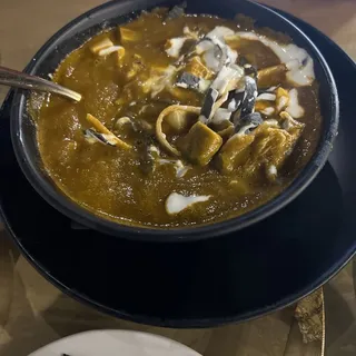 Sopa Azteca (Tortilla Soup)*