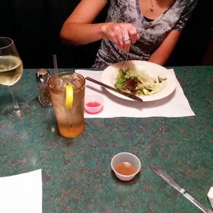 Side salads came out in a minute, great starter when u r starving.