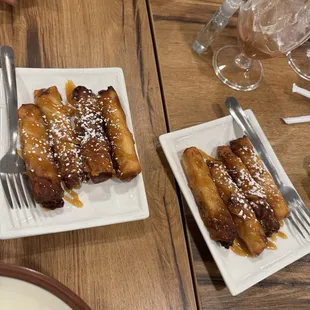 Turon (banana lumpia dessert)