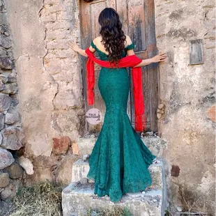 Take the dress anywhere !