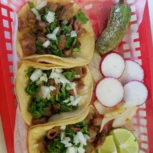 Tacos de tripita ,(beef tripe tacos )