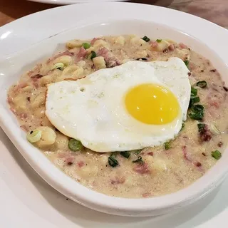 Breakfast Mac & Cheese