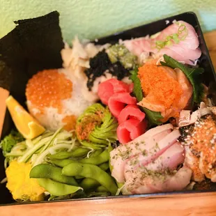 Chirashi bento box