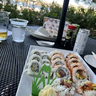 Real crab California, yellowtail and tuna, Hawaiian roll