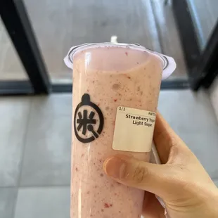 strawberry fresh yogurt