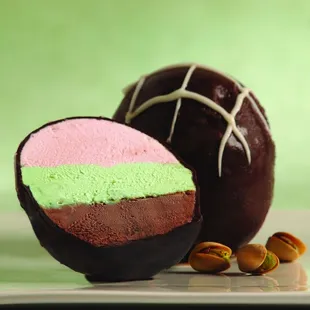 Spumoni Bomba