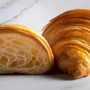 This is NOT A YOUNG'S CROSSAINT.  I'm including it for reference only.  See the beautiful lamination?  See the shape?