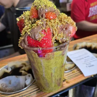 Dubai chocolate strawberry's