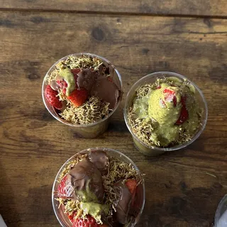 Dubai Chocolate Strawberry Cup