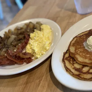 Yoolks On Us Southern Bistro