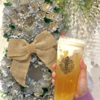 Snow Pear Oolong Tea with Cheese Foam