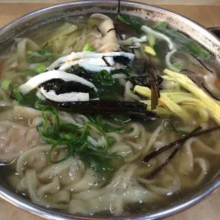 33. Mandu Kalguksu