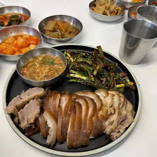 19. Jokbal Noodles Combo