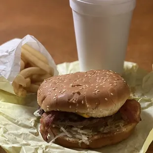 Bacon cheeseburger with fries