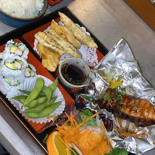 Salmon Lunch Bento Combo(L)