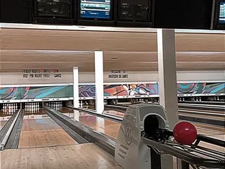 Madison-Square Lanes