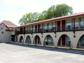 Executive Inn & Suites